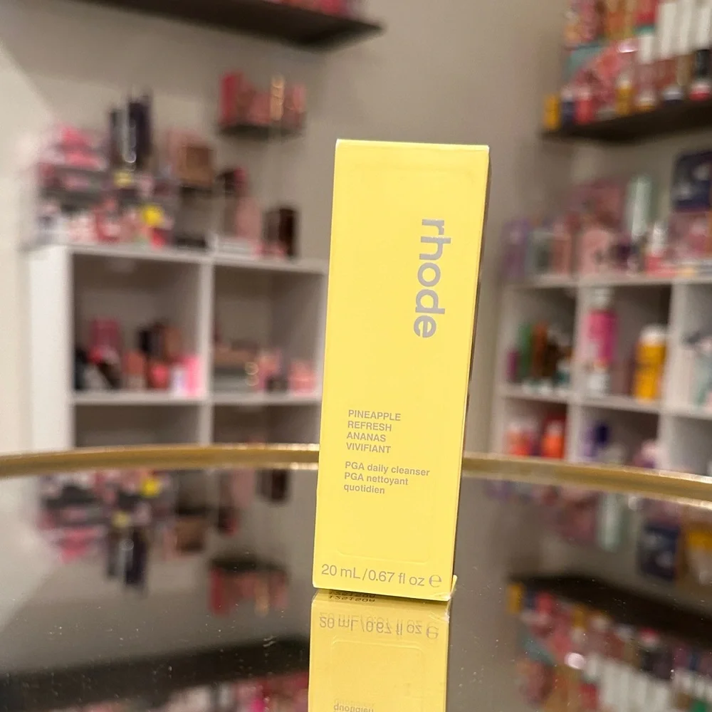 SOLD RHODE Pineapple Refresh Cleanser - Picture 2 of 4